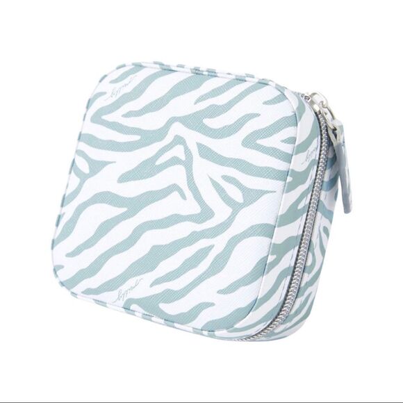 Milly Traveling Jewelry Case - Picture 2 of 9